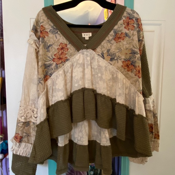 POL Floral Patchwork V-Neck Blouse - Cream and Brown - Picture 3 of 10